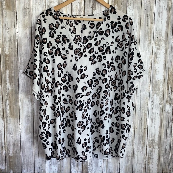entro Tops - Entro Oversized Leopard Blouse